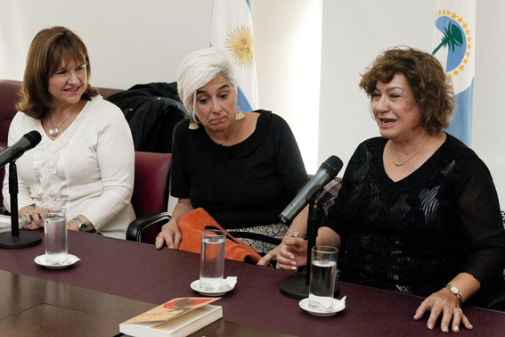 1206Jara en presentación de libro