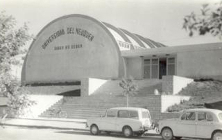 Universidad 1972 v