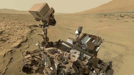 selfie-Curiosity-terreno-marciano-NASA_CLAIMA20140507_0125_17